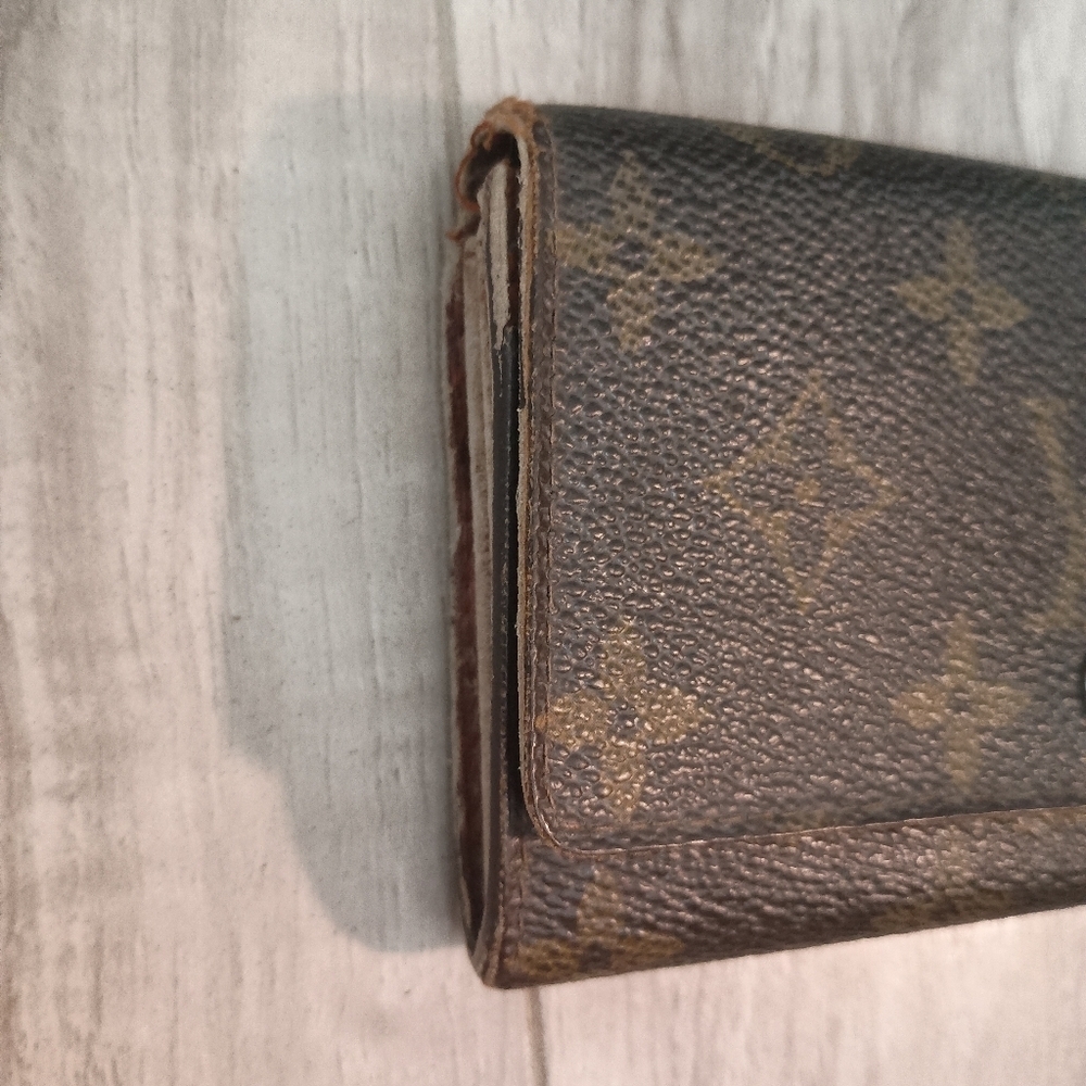 Authentic LOUIS VUITTON Porte Monnaie Tresor Monogram - Picture 6 of 13